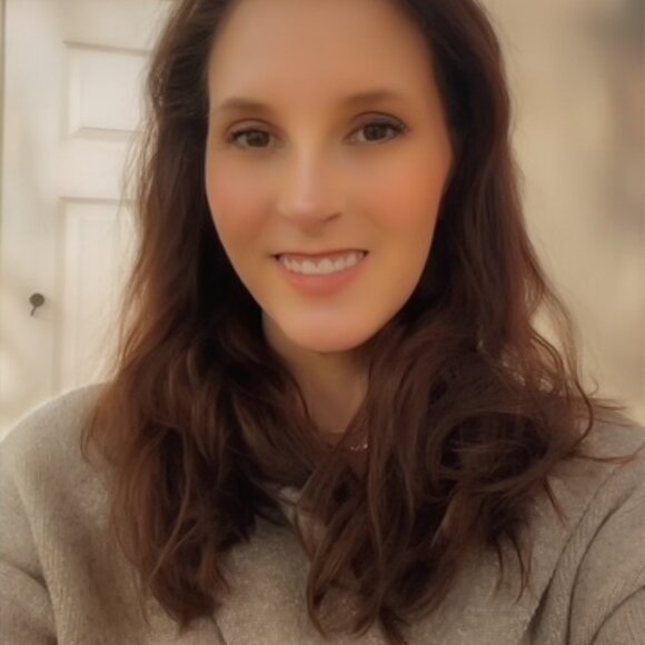 Meet your Posher, Lily - Picture 2 of 9